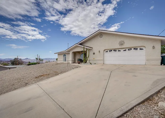 Holiday home Views & Fenced Yard: Havasu Home!