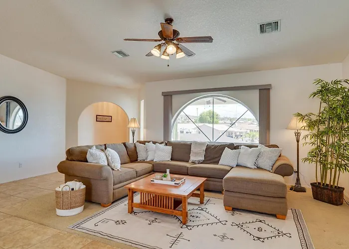 Views & Fenced Yard: Havasu Home! Lake Havasu City