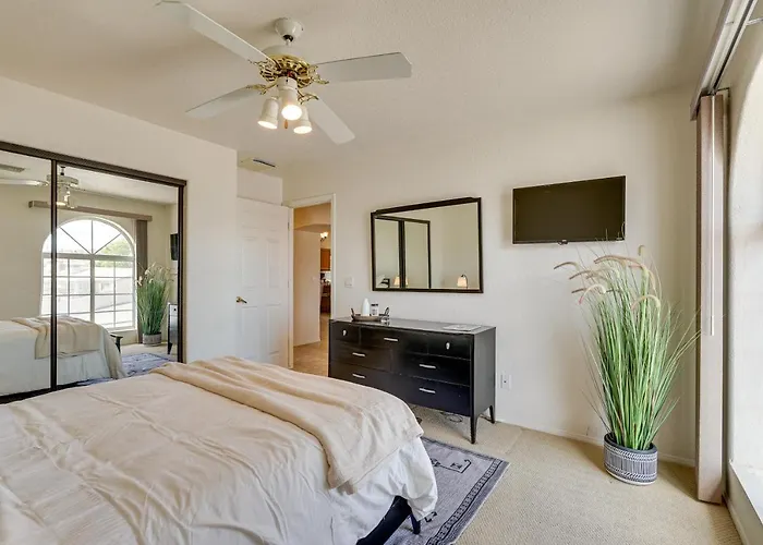 Views & Fenced Yard: Havasu Home! * Lake Havasu City