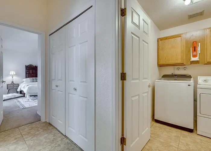 Holiday home Views & Fenced Yard: Havasu Home! *