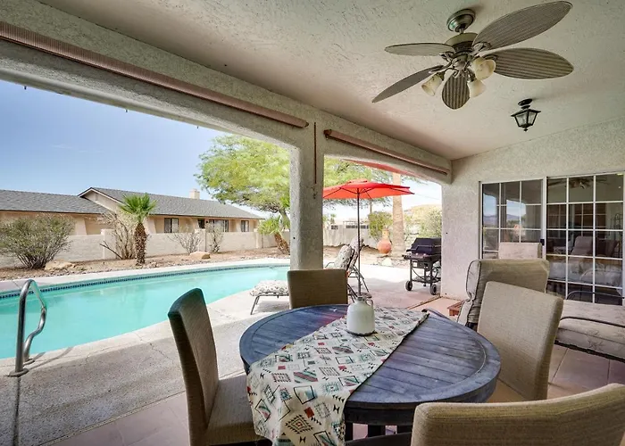 Views & Fenced Yard: Havasu Home! Holiday home *