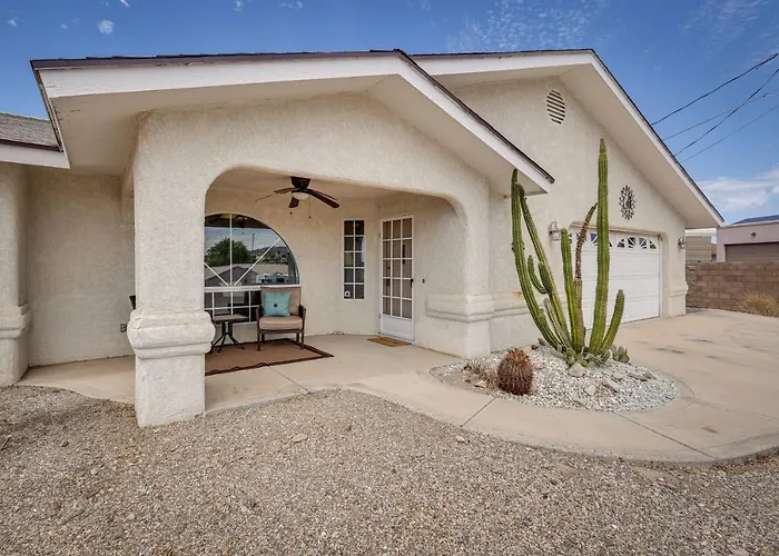 Views & Fenced Yard: Havasu Home! Holiday home Lake Havasu City